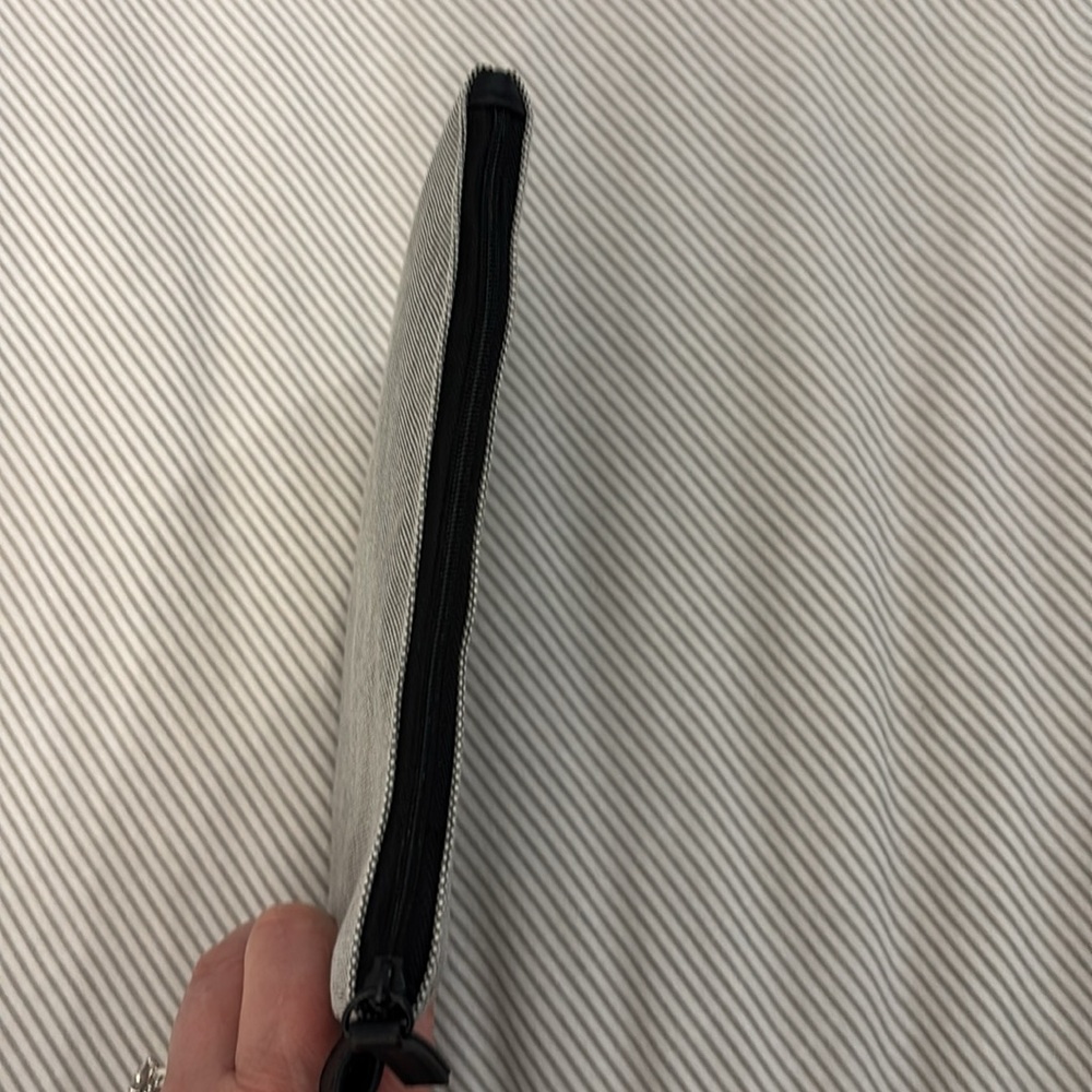Acqua Di Parma Black and Gray Toiletry Bag with Minimalist top zipper SET OF TWO - Picture 10 of 14